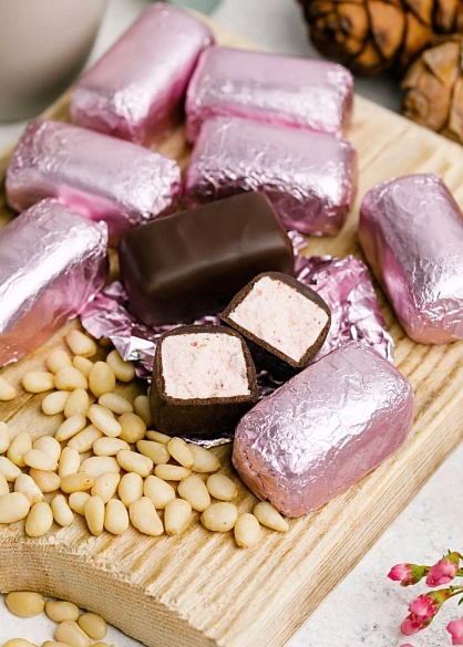 Кедровая метелица с земляникой 1000 гр