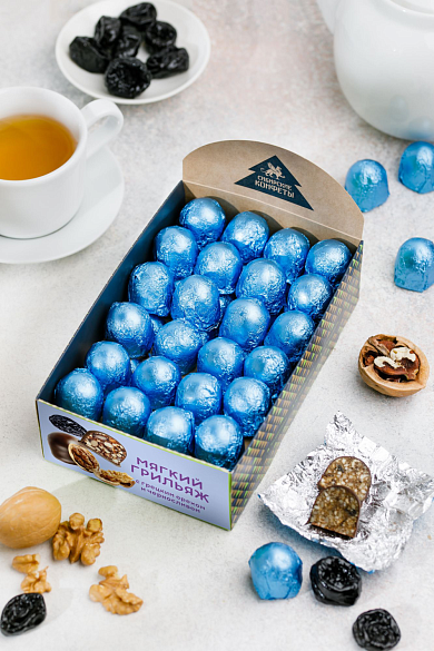 Мягкий грильяж с грецким орехом и черносливом 540гр шоу бокс